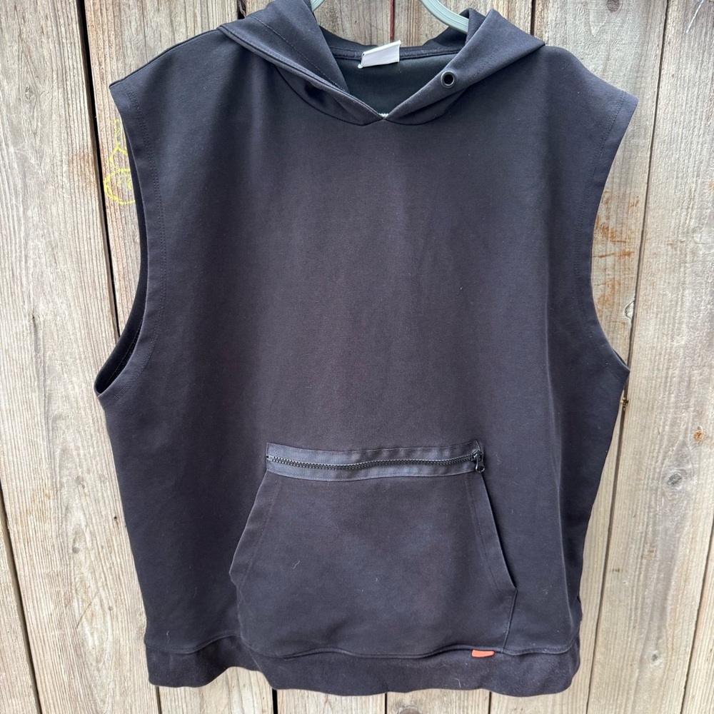 Zara Black Sleeveless Hoodie/Vest with Front Pocket